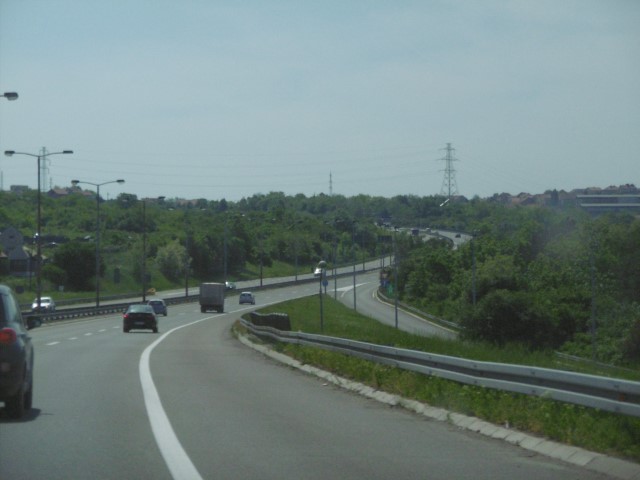 Snelweg langs Belgrado